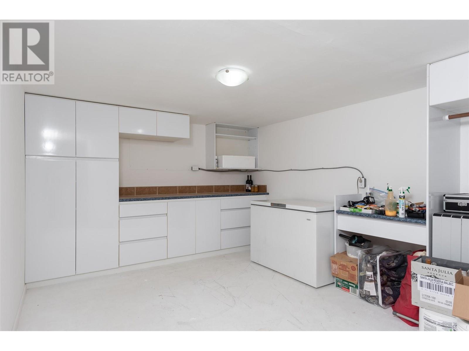  674 Muir Road, Kelowna