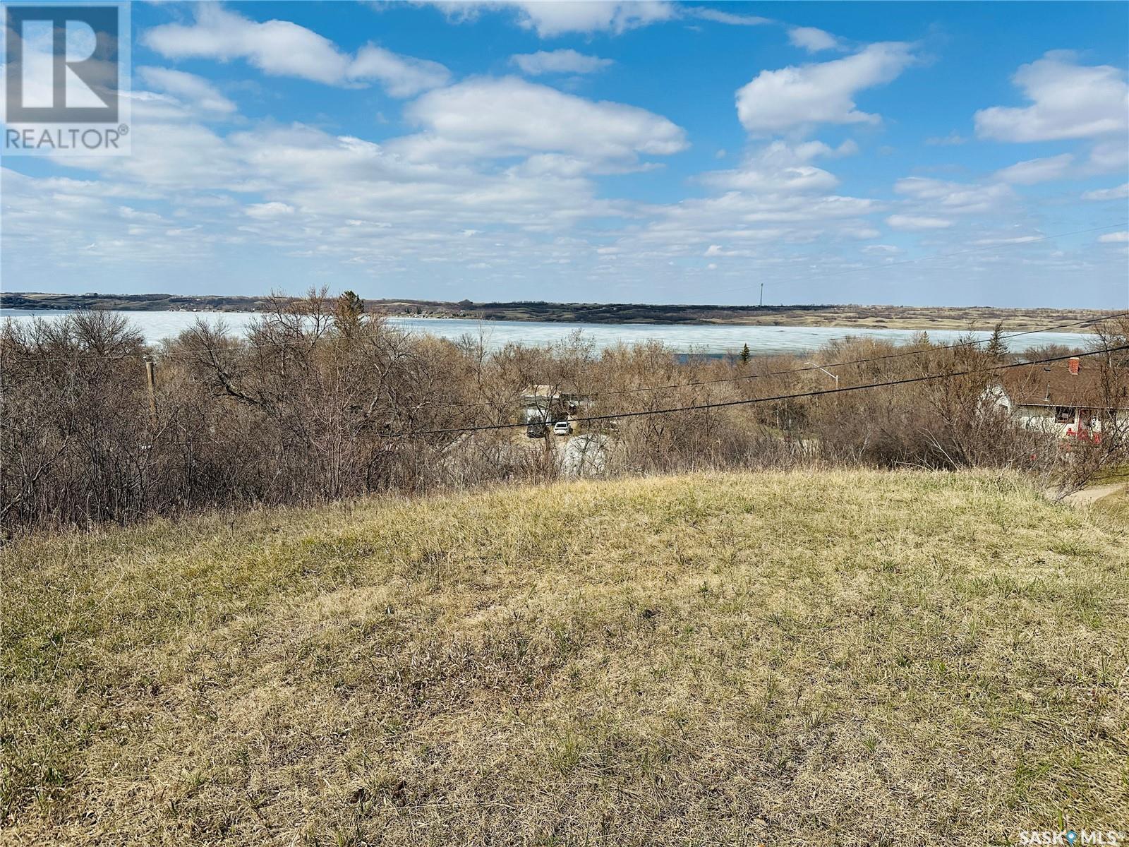 Photo 1 of 338 Green Avenue, Regina Beach SK