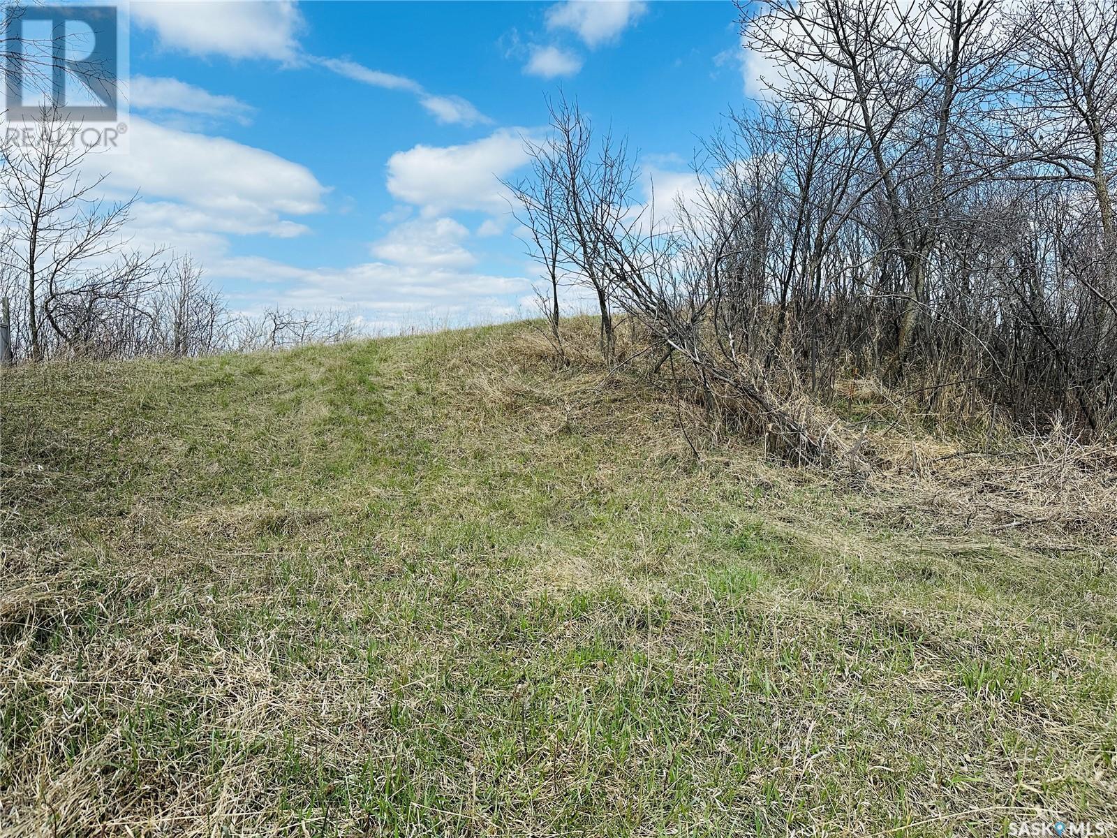 Photo 4 of 338 Green Avenue, Regina Beach SK