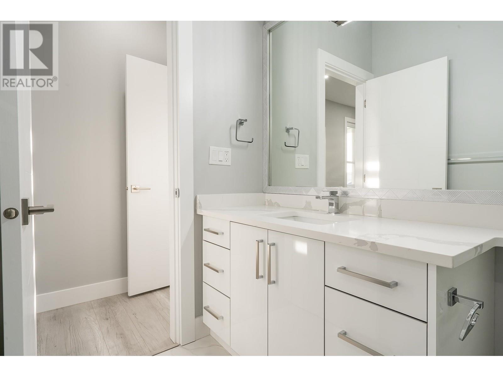 1837 COQUITLAM AVENUE, Port Coquitlam real estate listing R2998505