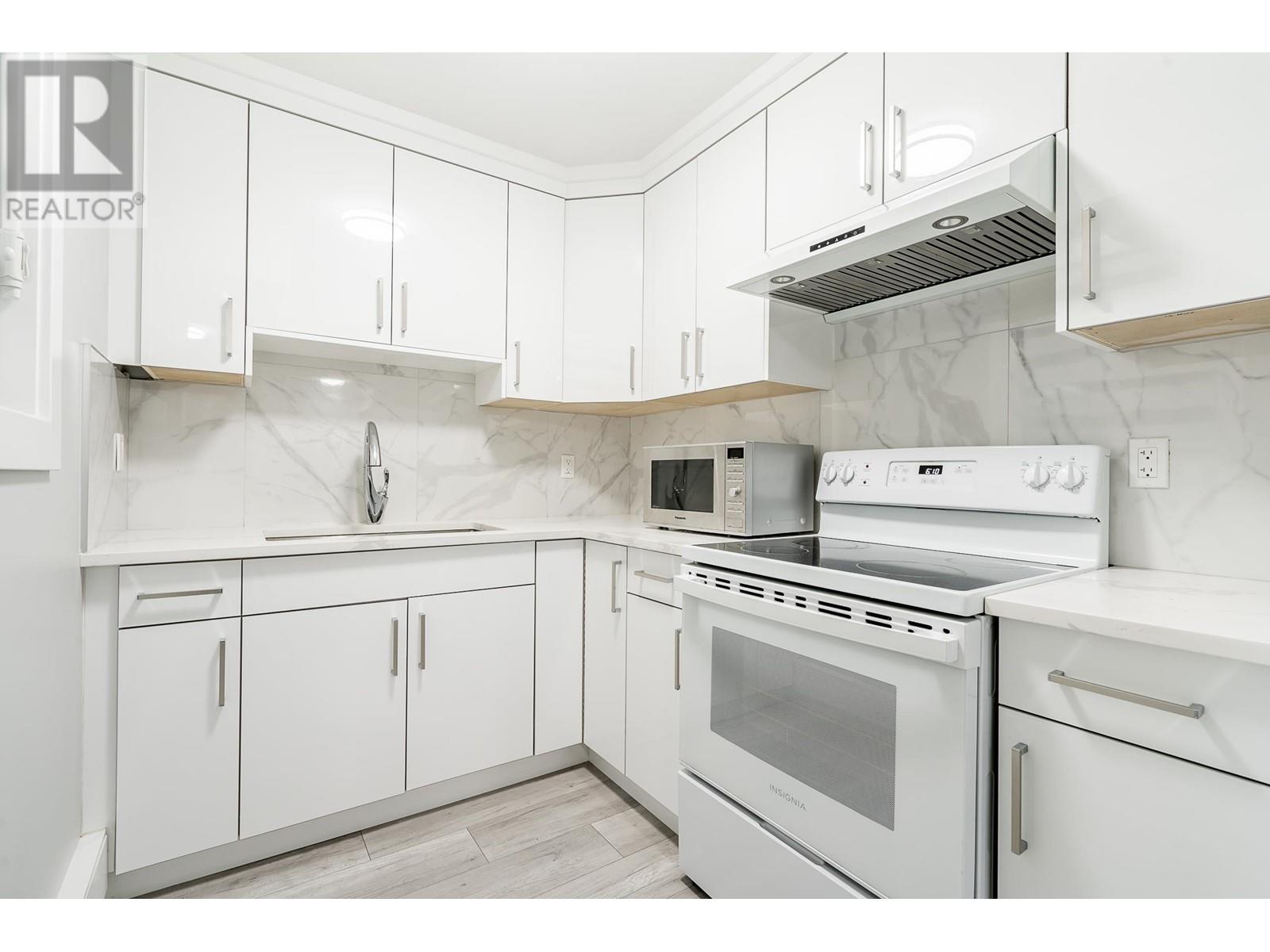 1837 COQUITLAM AVENUE, Port Coquitlam real estate listing R2998505