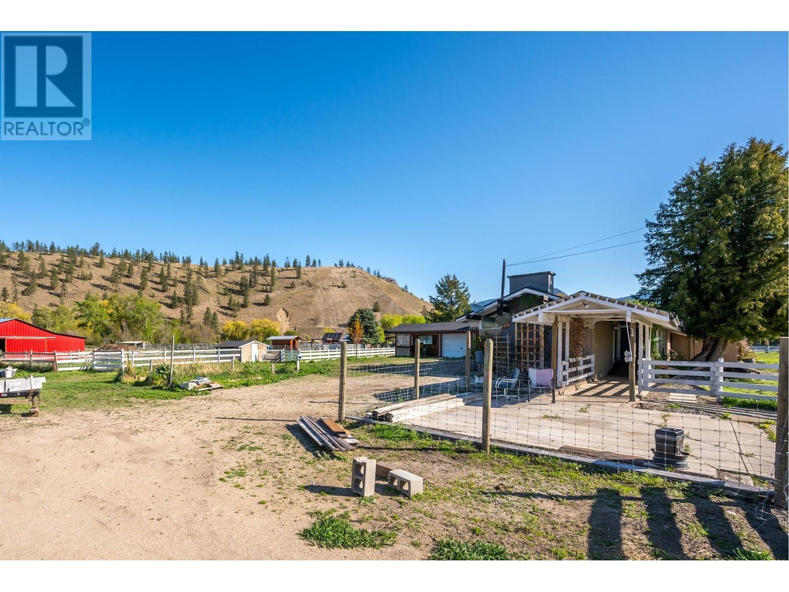 8134 River Road, Oliver