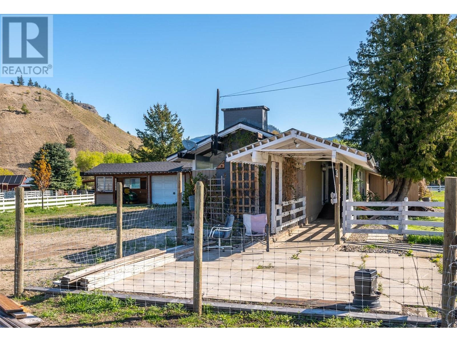 8134 River Road, Oliver