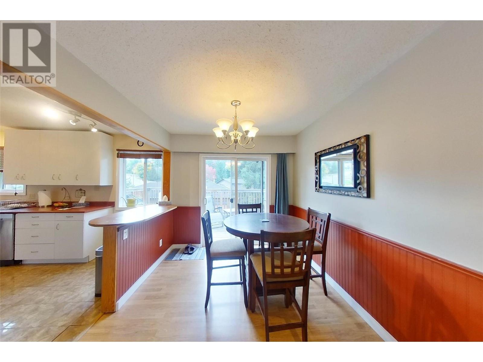  1690 15 Avenue Southeast, Salmon Arm