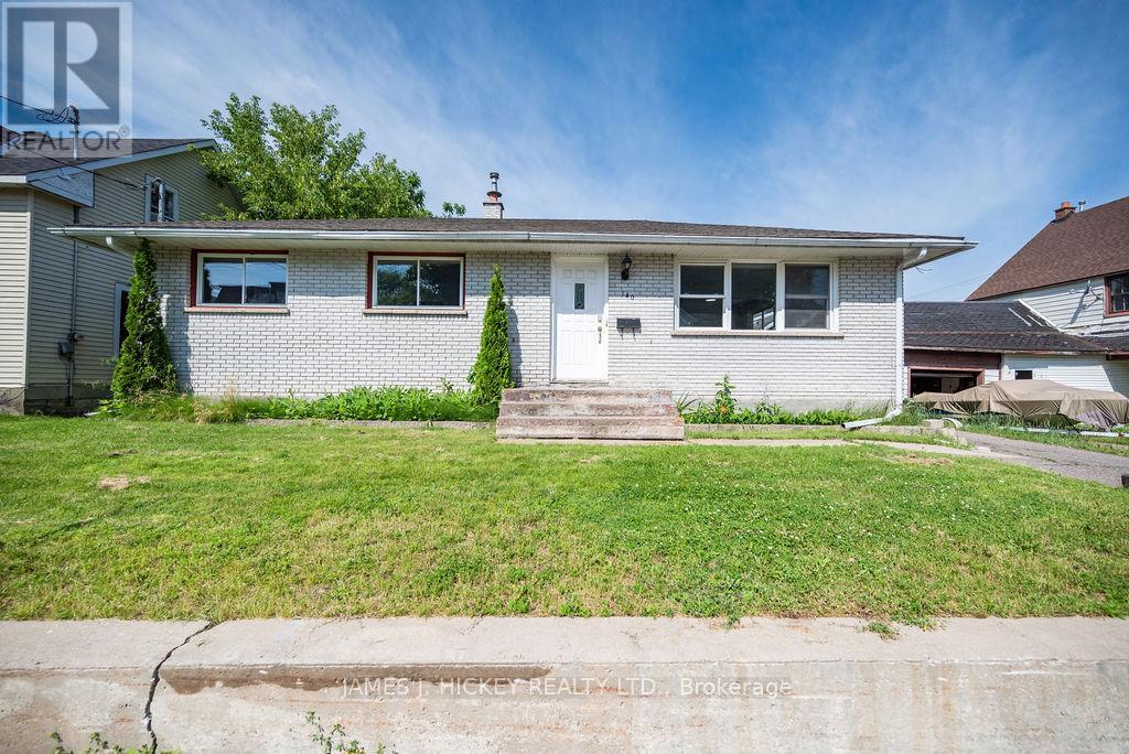 Photo 5 of 140 Cecelia Street, Pembroke ON
