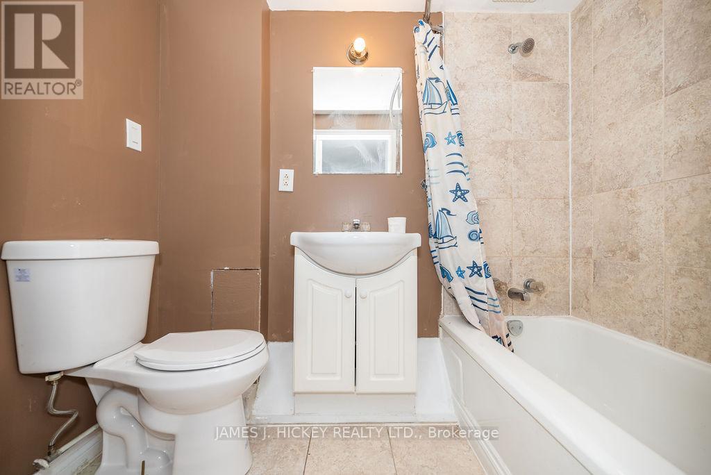 Photo 24 of 140 Cecelia Street, Pembroke ON