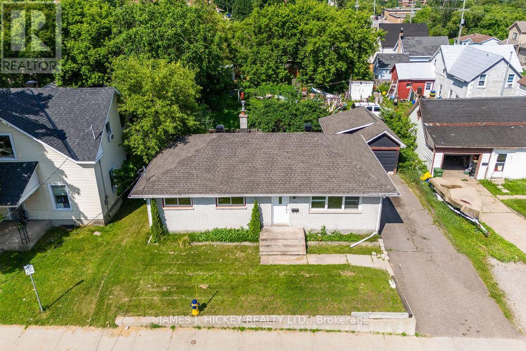 Photo 17 of 140 Cecelia Street, Pembroke ON