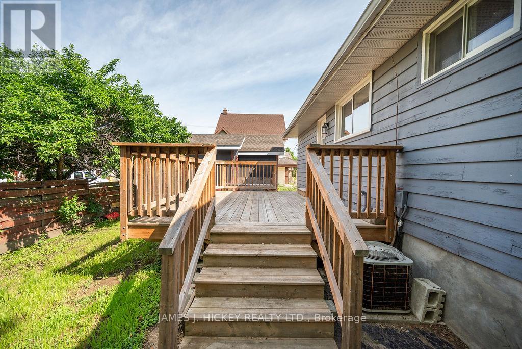 Photo 4 of 140 Cecelia Street, Pembroke ON
