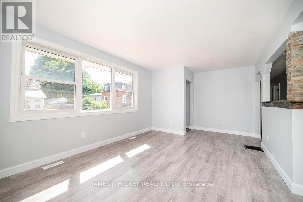 Photo 20 of 140 Cecelia Street, Pembroke ON