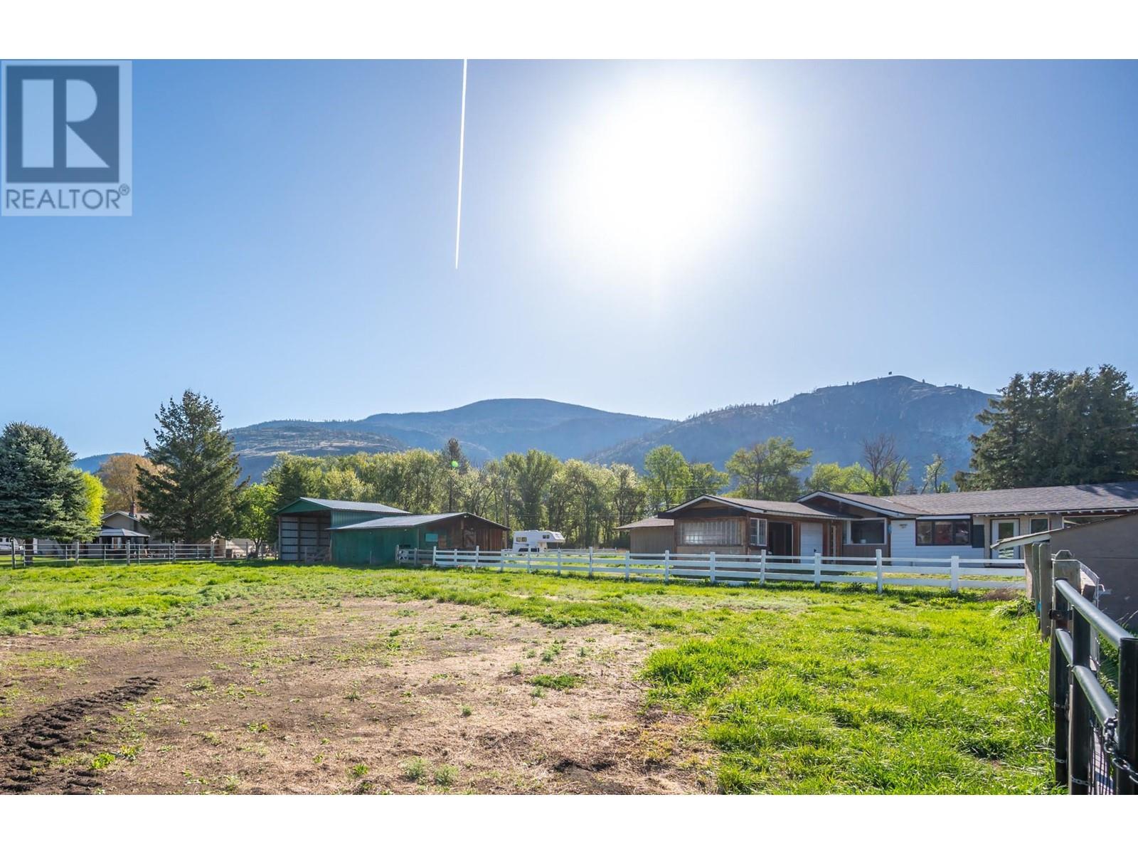  8134 River Road, Oliver