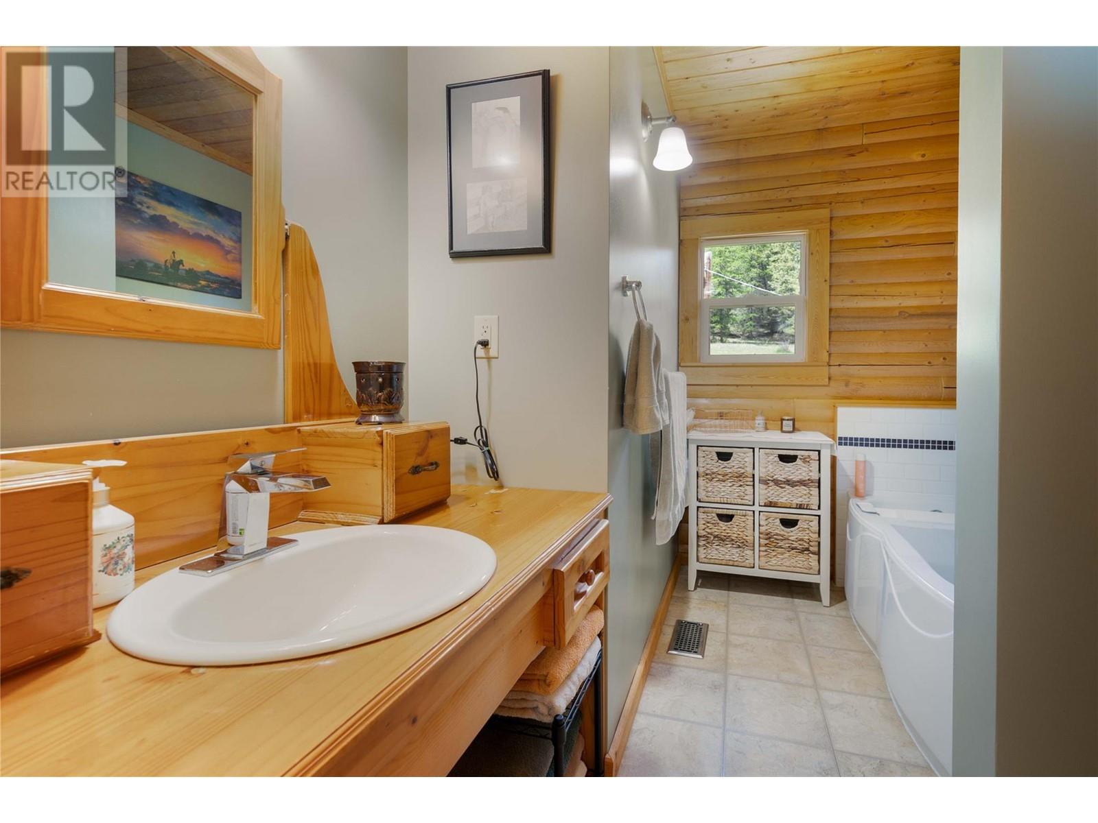  102 Gibson Road, Lumby