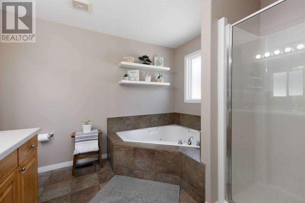 327 Warren Road, Fort McMurray