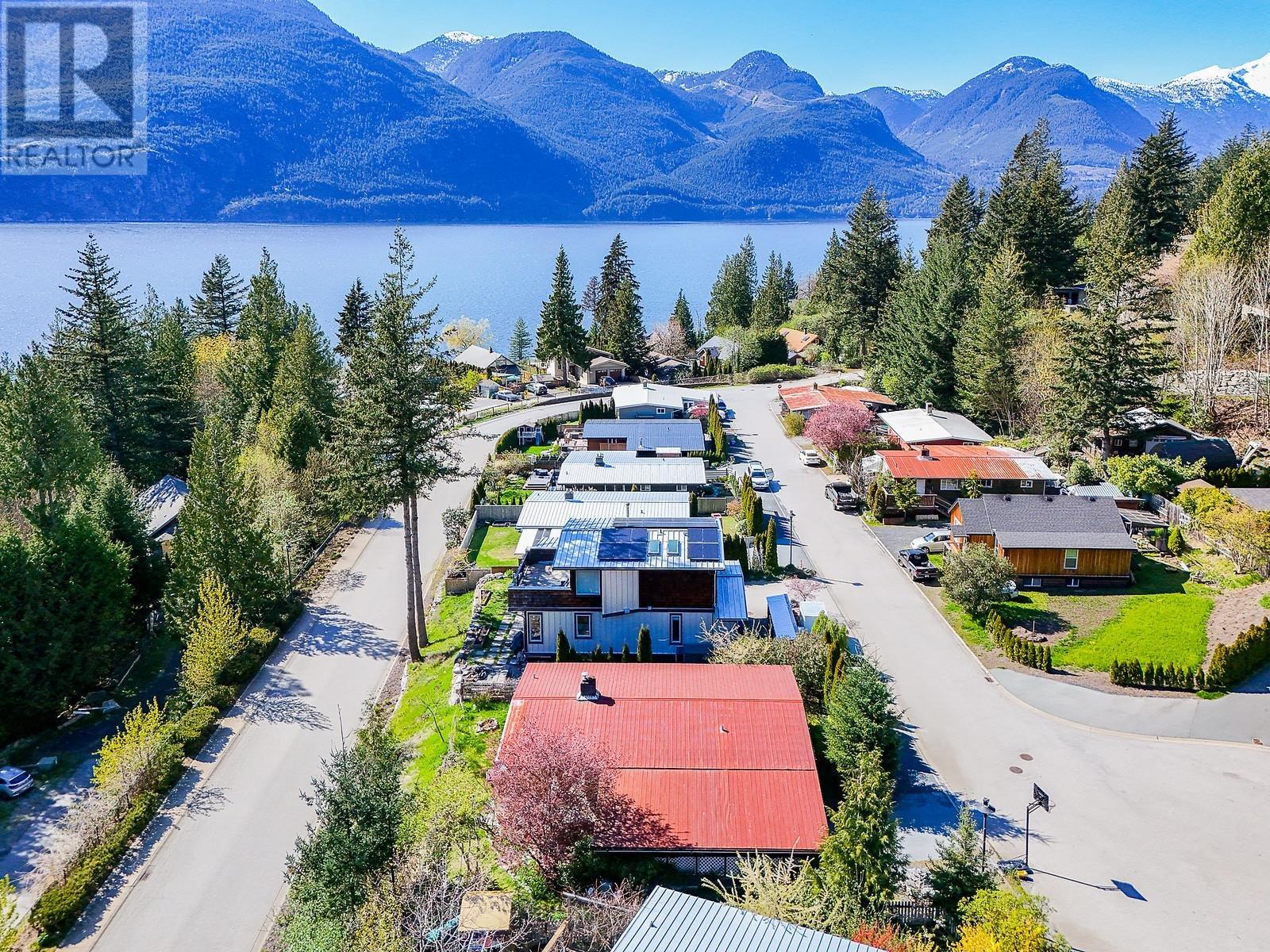 642 LOWER CRESCENT, Squamish real estate listing R2998423