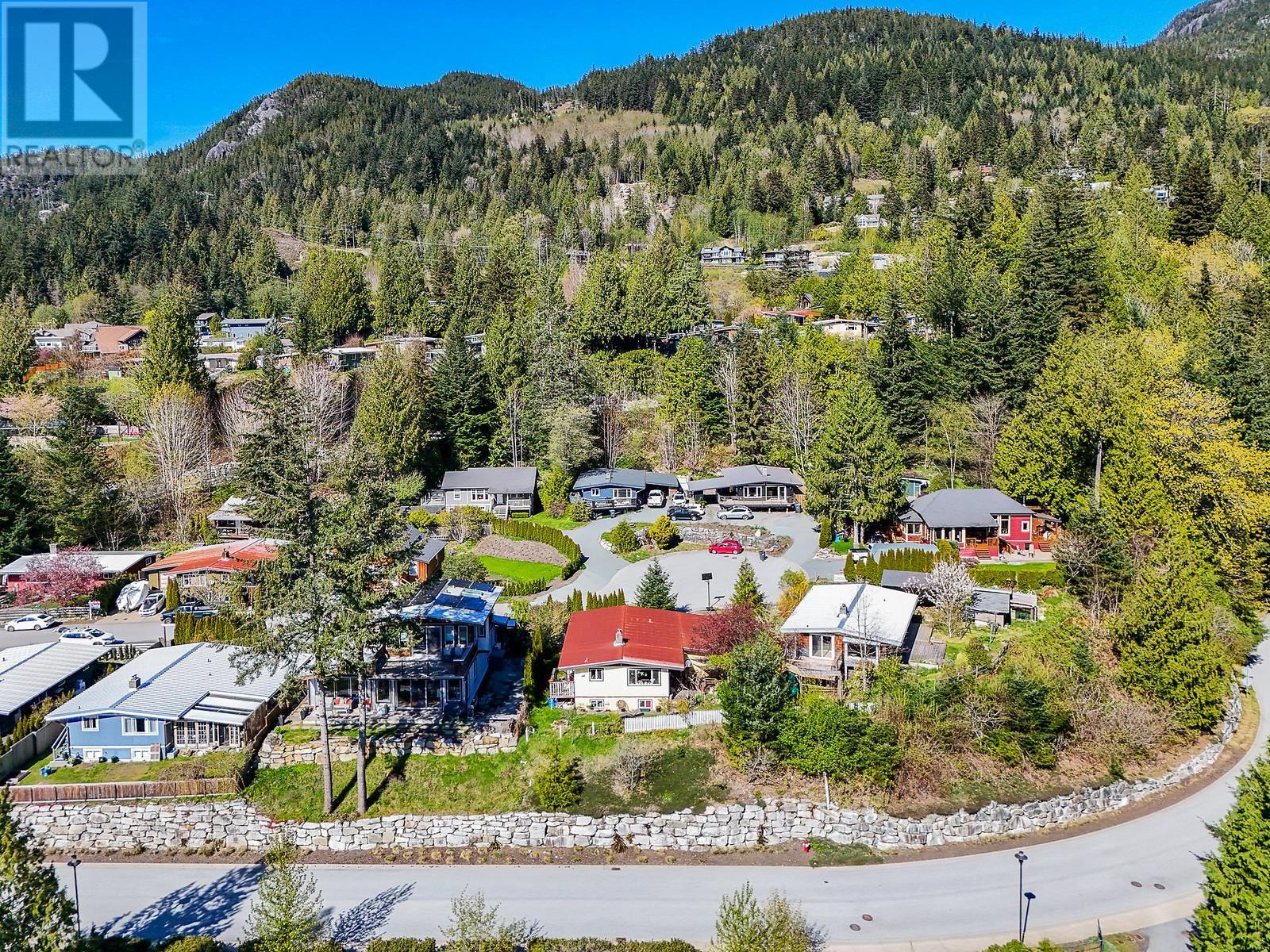 642 LOWER CRESCENT, Squamish real estate listing R2998423
