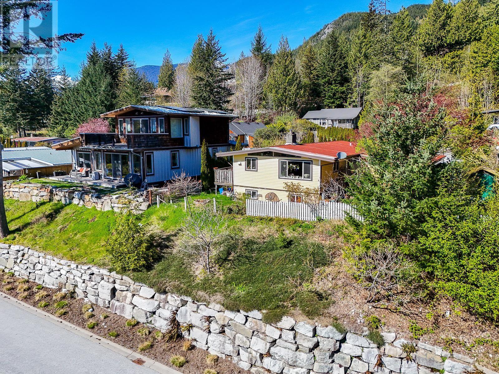 642 LOWER CRESCENT, Squamish real estate listing R2998423