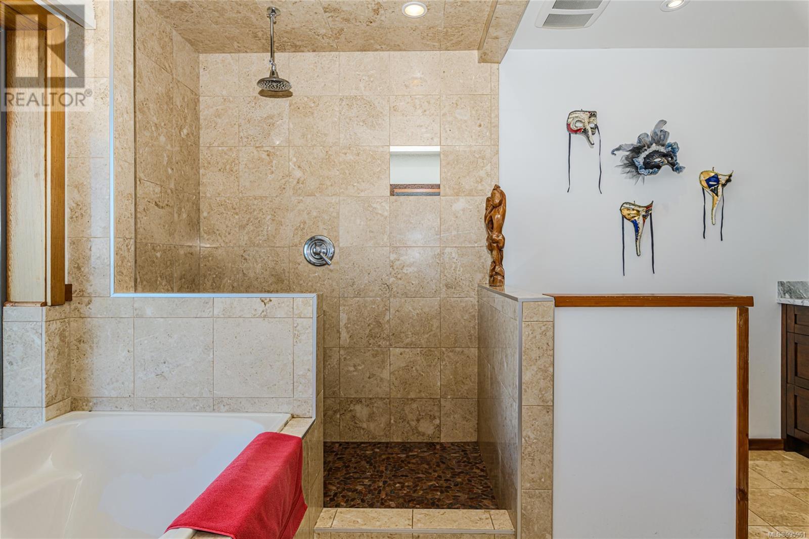234 Wilkie Way, Salt Spring