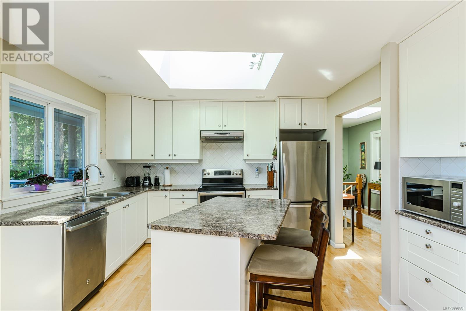 234 Wilkie Way, Salt Spring