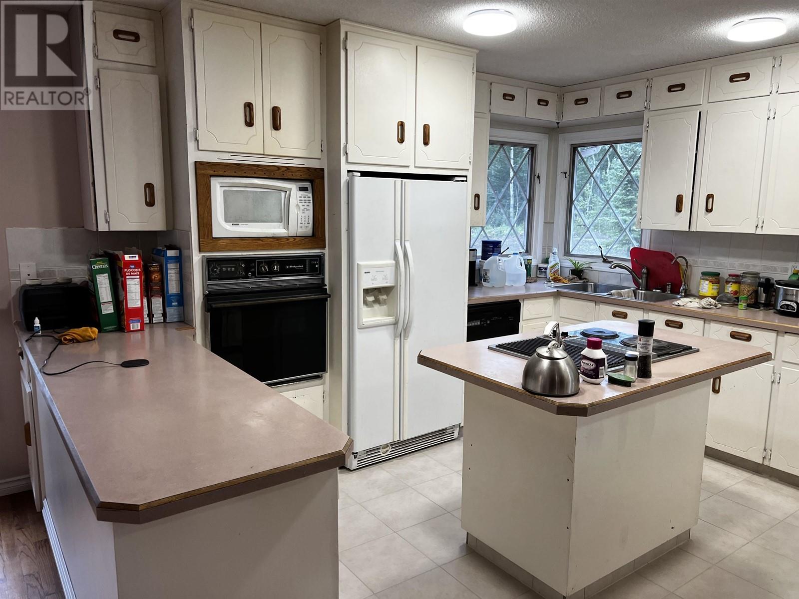 10412 NORTHERN LIGHTS DRIVE, Fort St. John