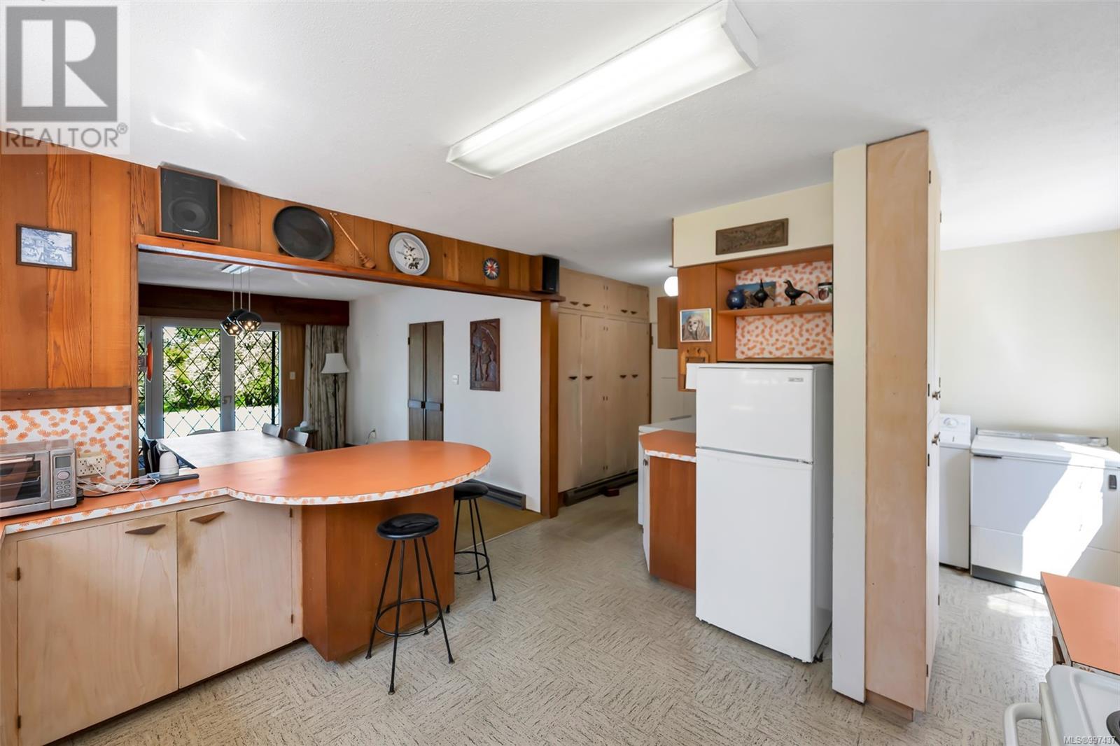 Photo 5 of 6364 Deykin Ave, Duncan BC
