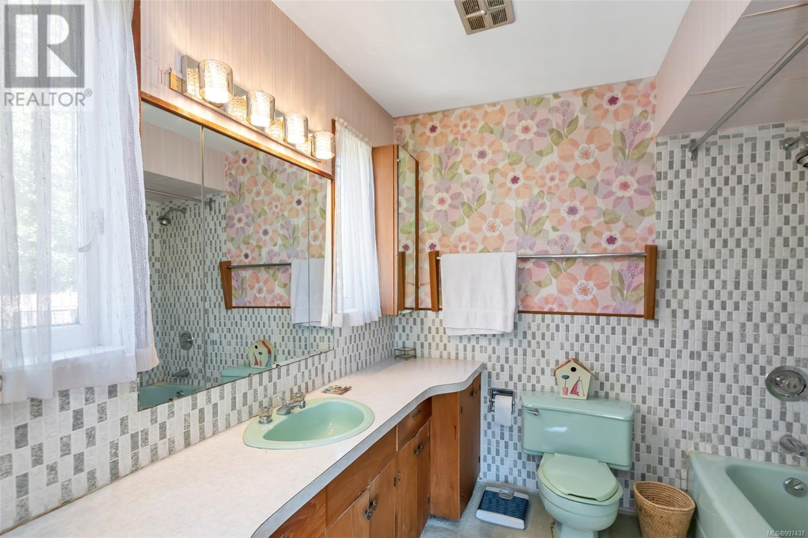 Photo 7 of 6364 Deykin Ave, Duncan BC
