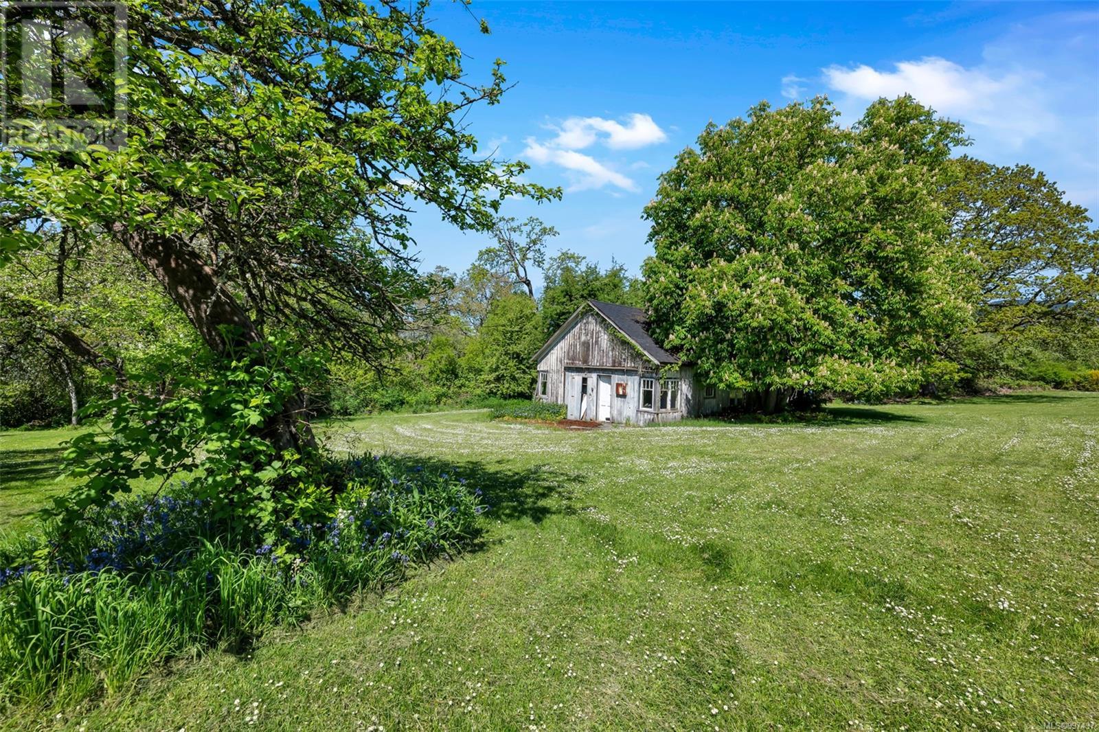 Photo 12 of 6364 Deykin Ave, Duncan BC