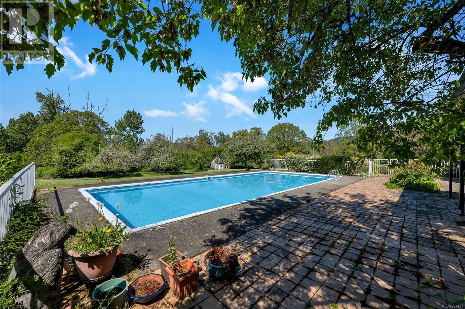 Photo 11 of 6364 Deykin Ave, Duncan BC