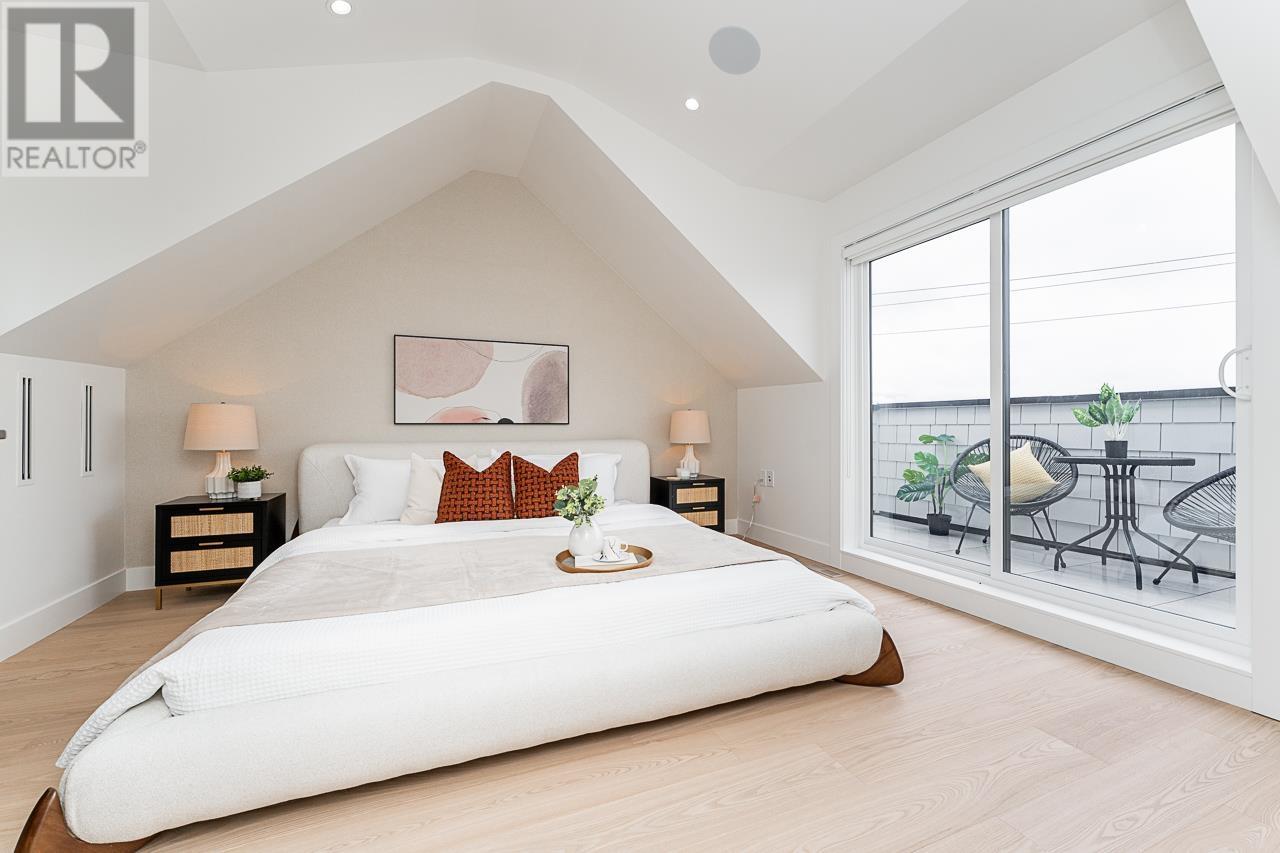 2 2837 OLIVER CRESCENT, Vancouver