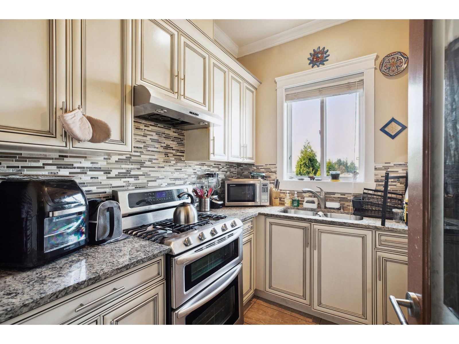 Photo 15 of 32577 Mitchell Avenue, Mission BC