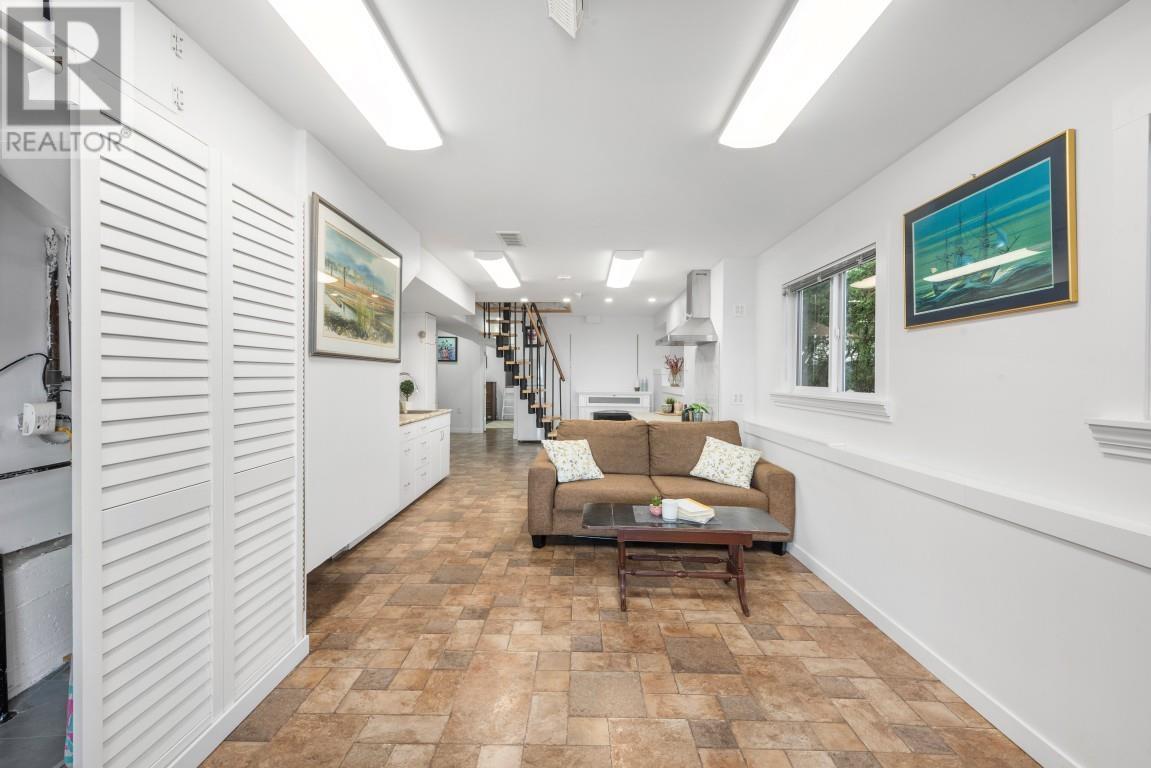 1038 WALLS AVENUE, Coquitlam