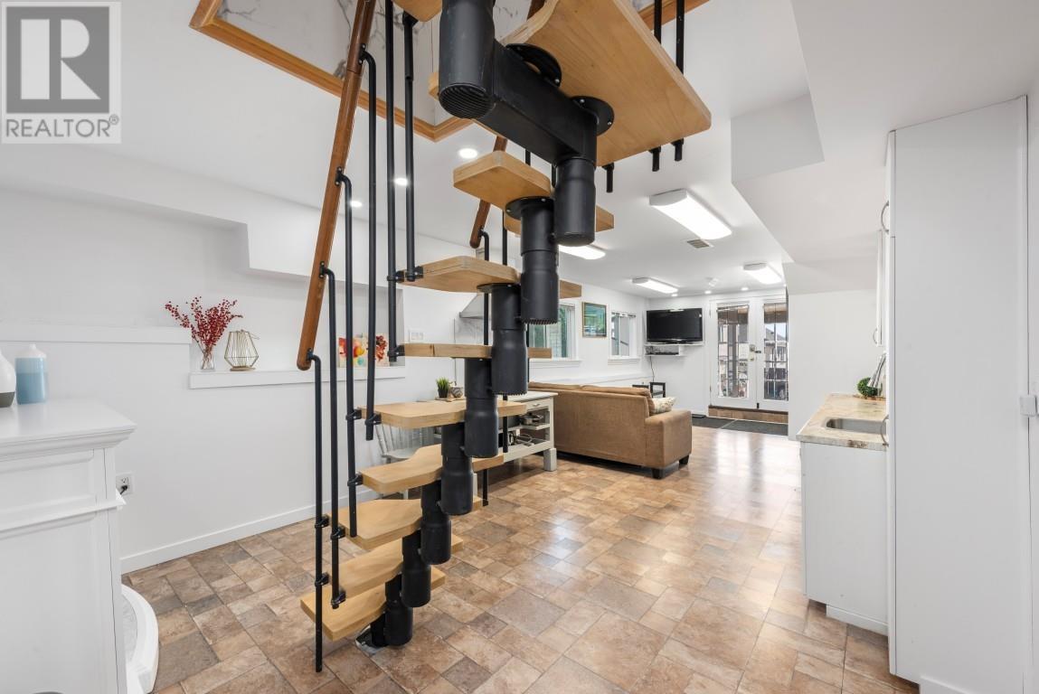 1038 WALLS AVENUE, Coquitlam