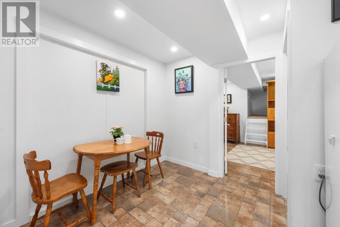 1038 WALLS AVENUE, Coquitlam