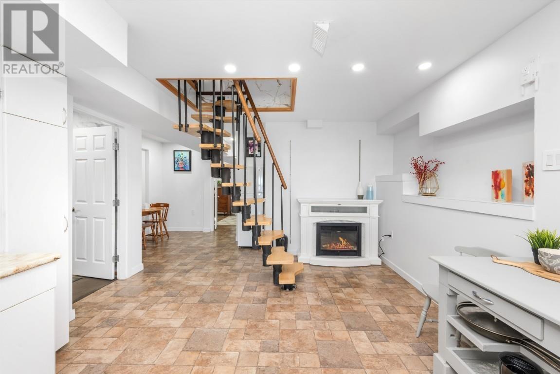 1038 WALLS AVENUE, Coquitlam