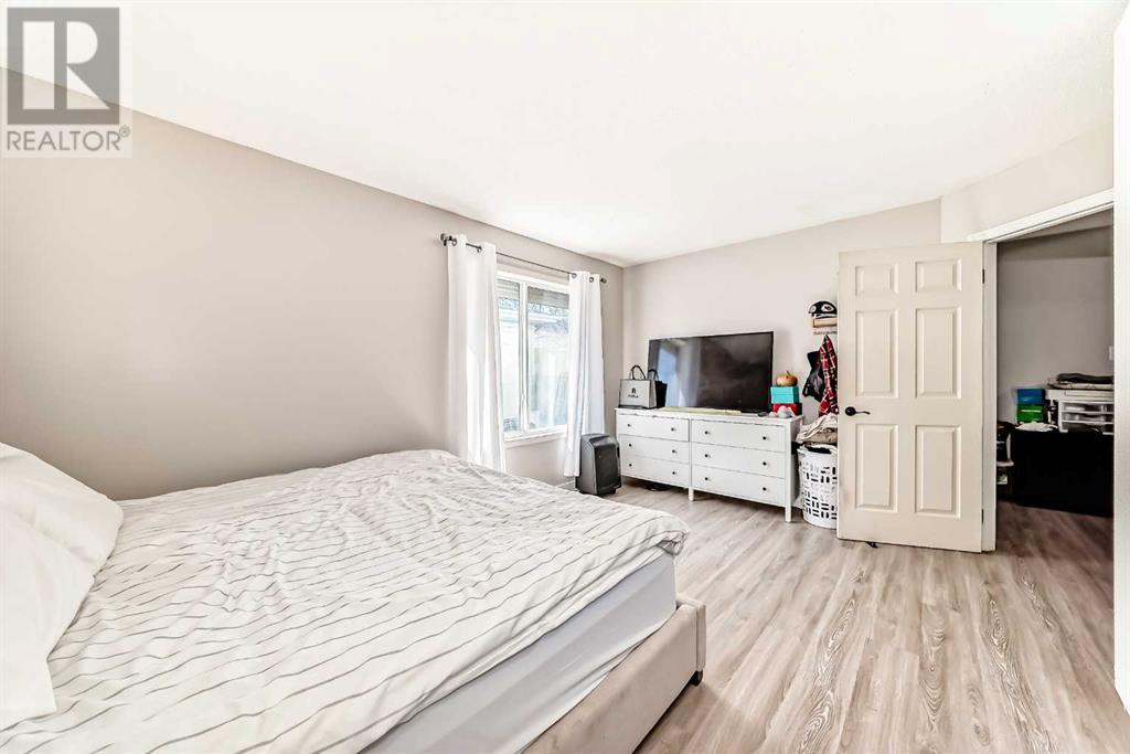 Single Family House 4 Level for Sale in  Bridleglen Road SW Bridlewood Calgary 