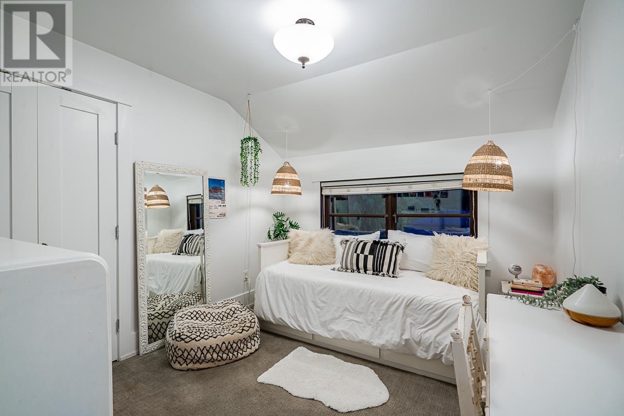 3394 MAHON AVENUE, North Vancouver real estate listing R2997977