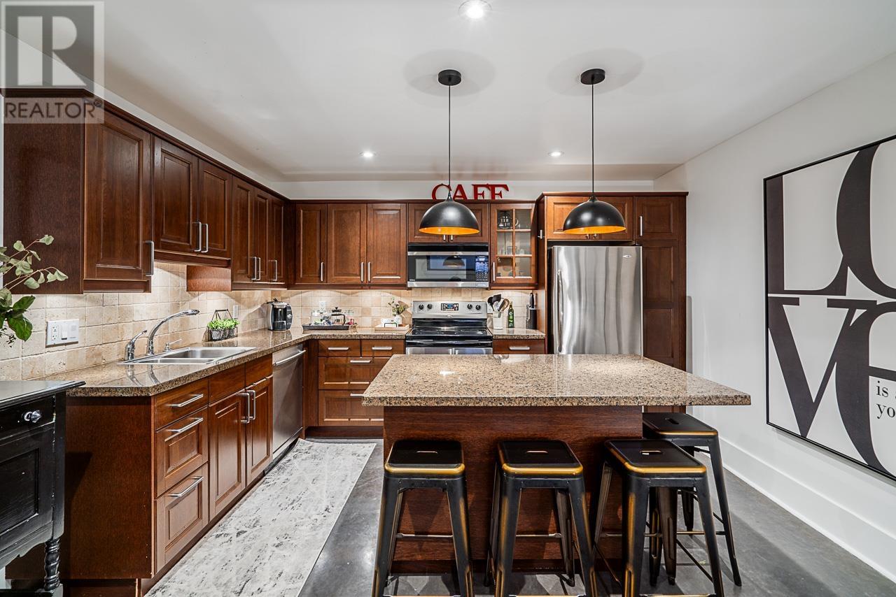 3394 MAHON AVENUE, North Vancouver real estate listing R2997977