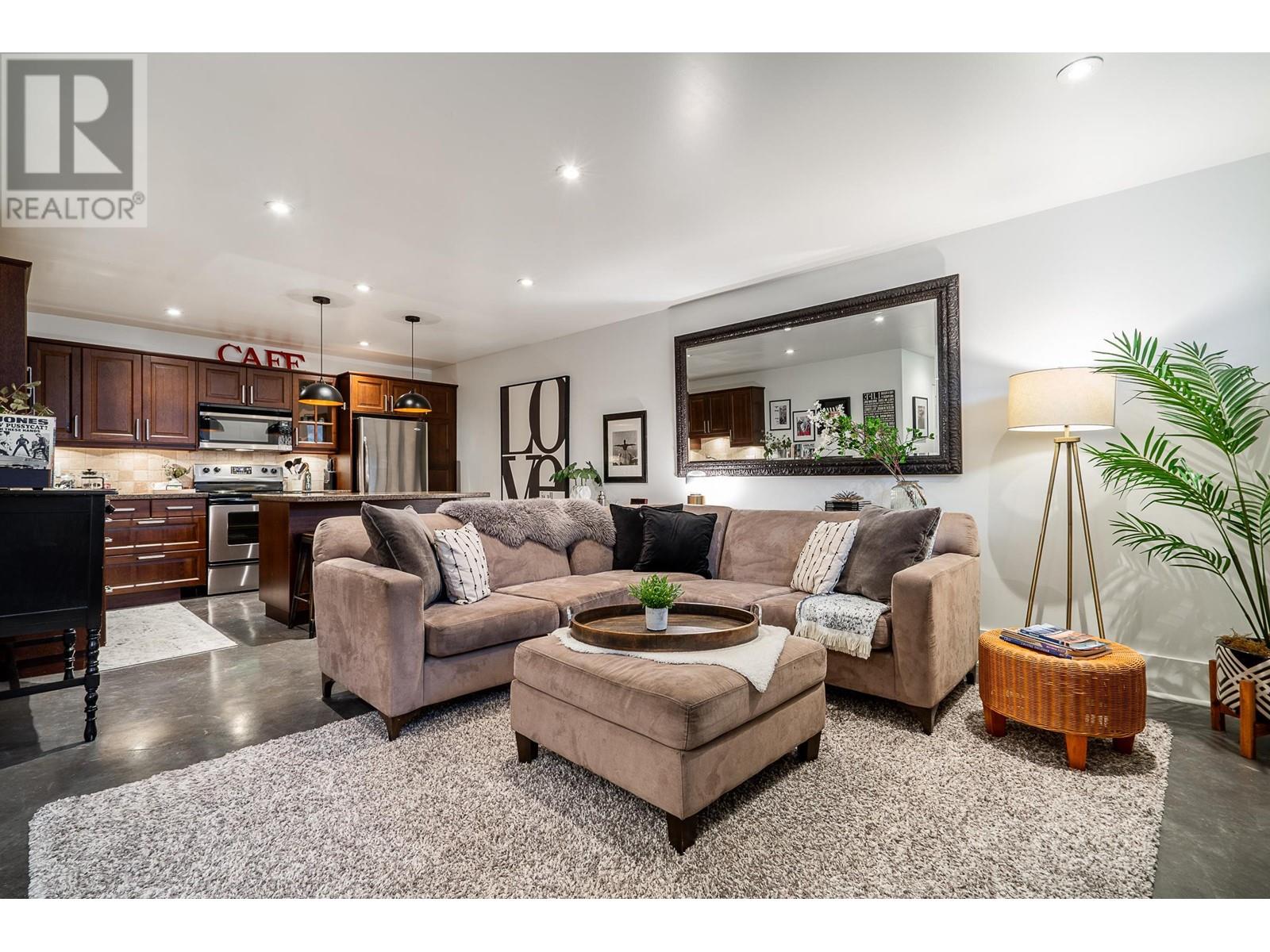 3394 MAHON AVENUE, North Vancouver real estate listing R2997977