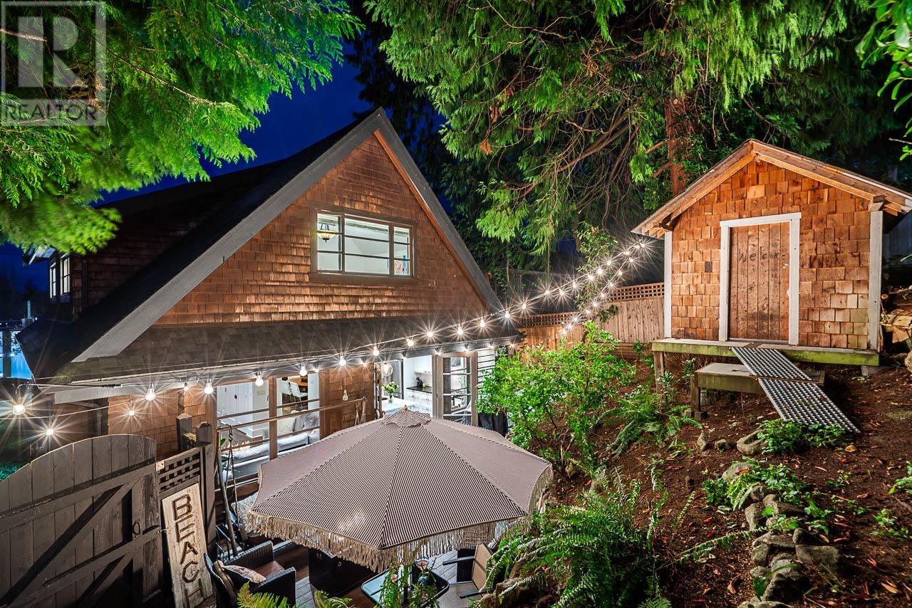 3394 MAHON AVENUE, North Vancouver real estate listing R2997977