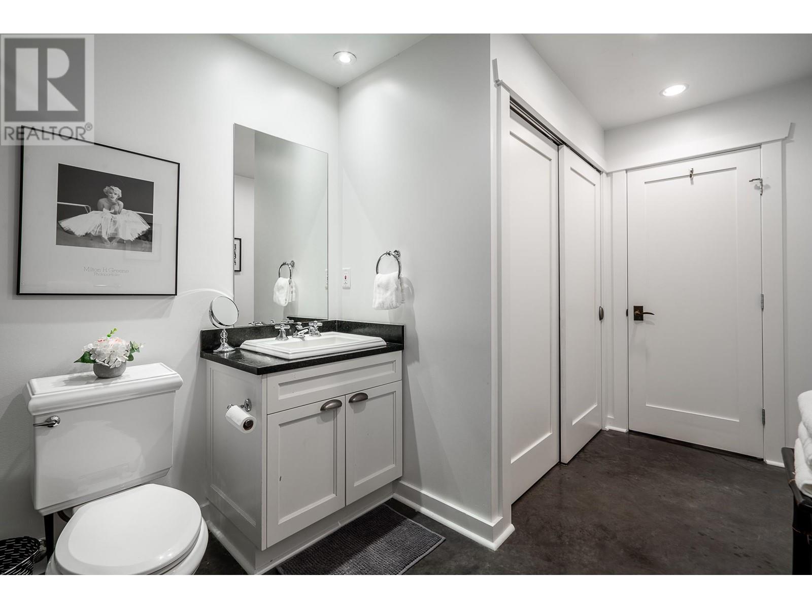3394 MAHON AVENUE, North Vancouver real estate listing R2997977