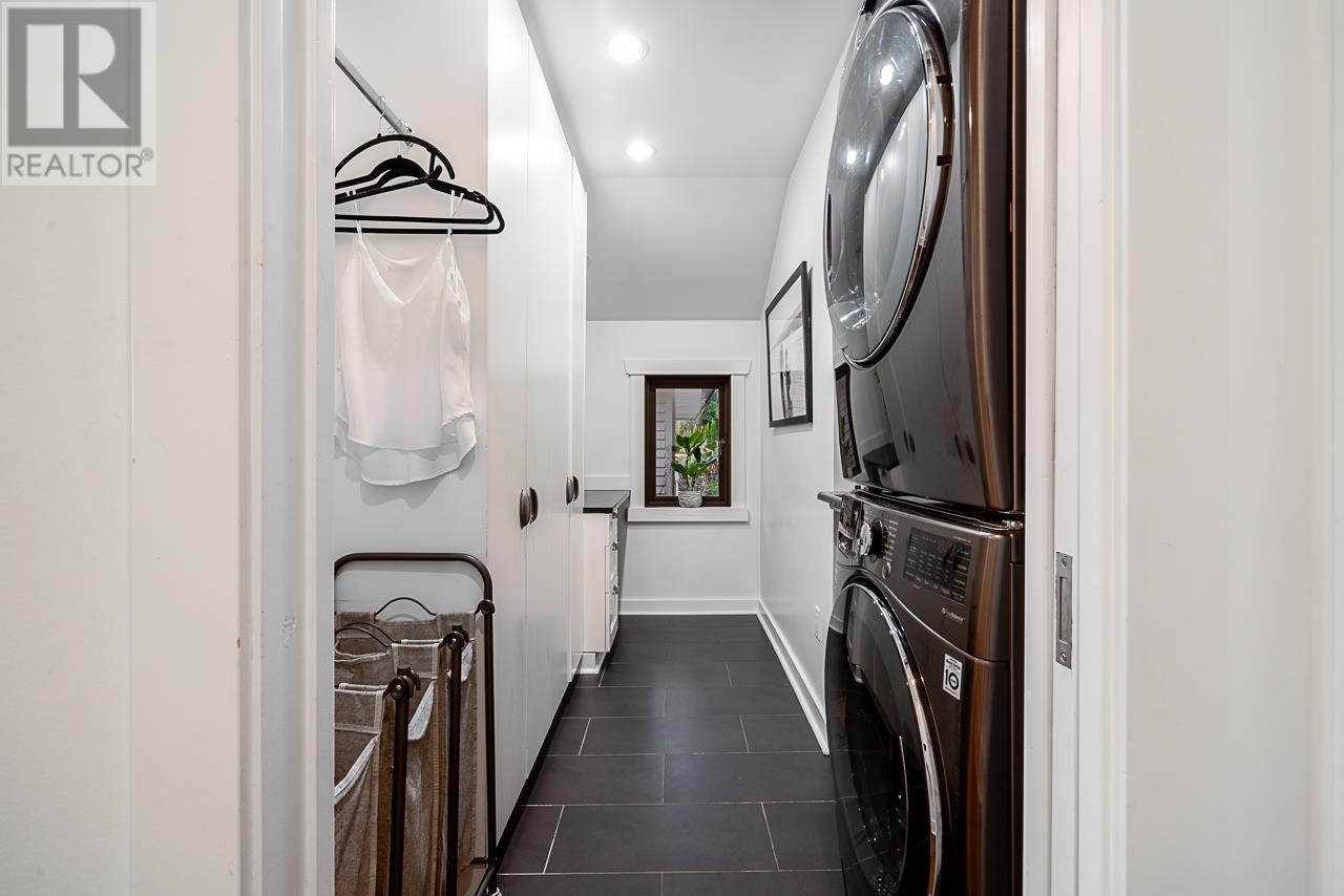 3394 MAHON AVENUE, North Vancouver real estate listing R2997977