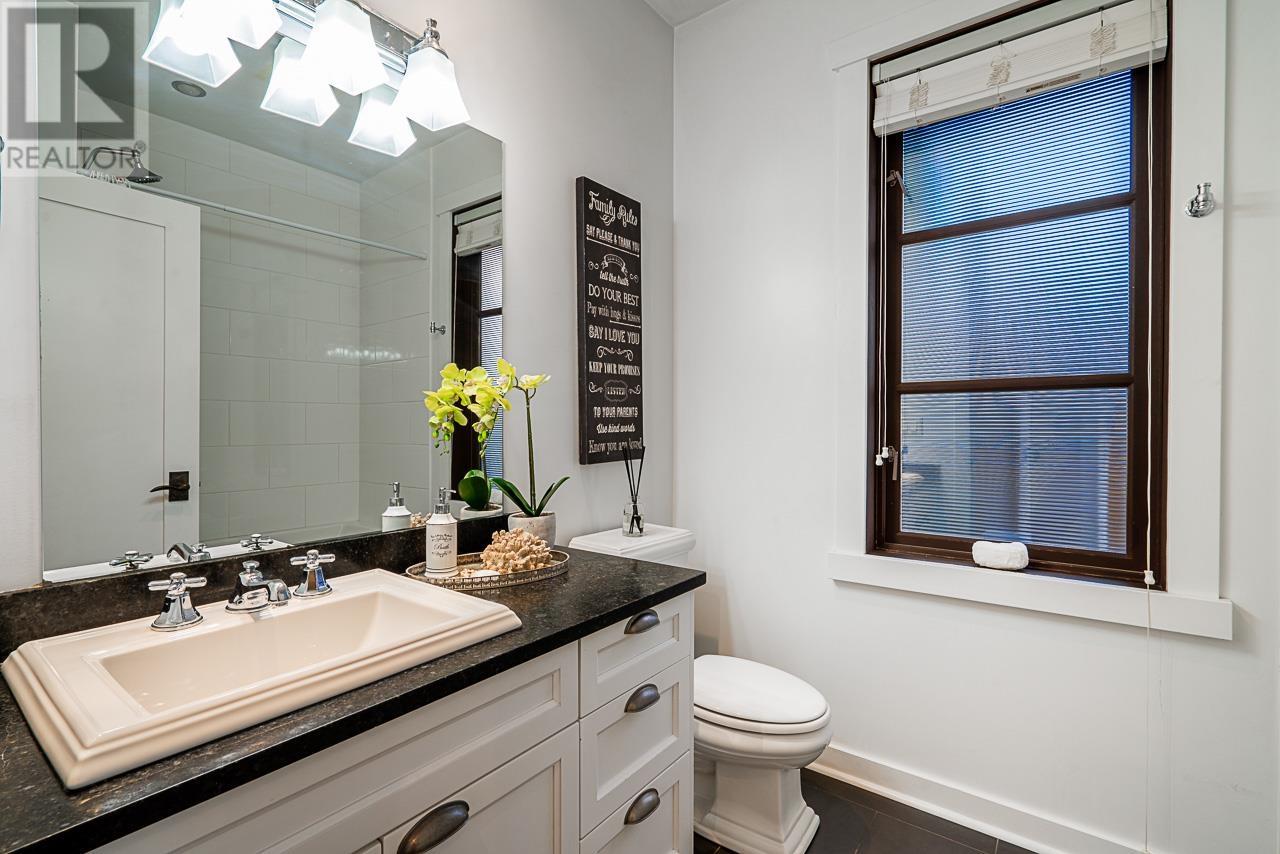 3394 MAHON AVENUE, North Vancouver real estate listing R2997977