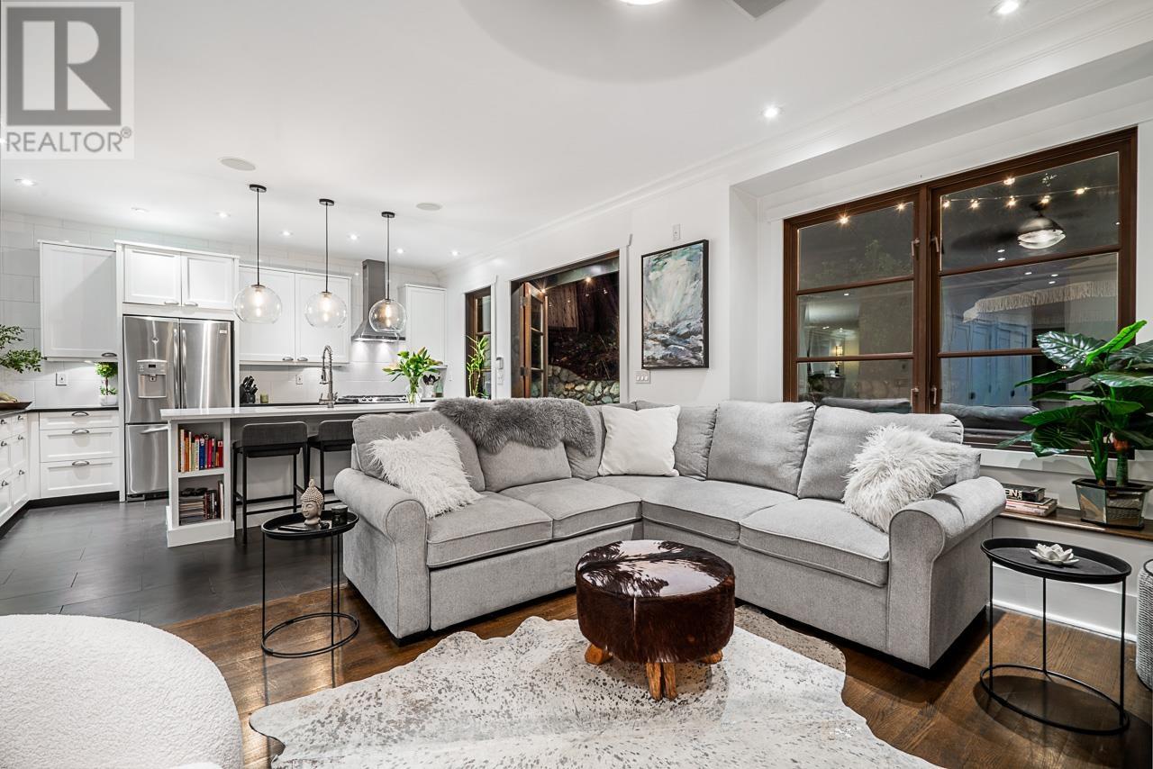 3394 MAHON AVENUE, North Vancouver real estate listing R2997977