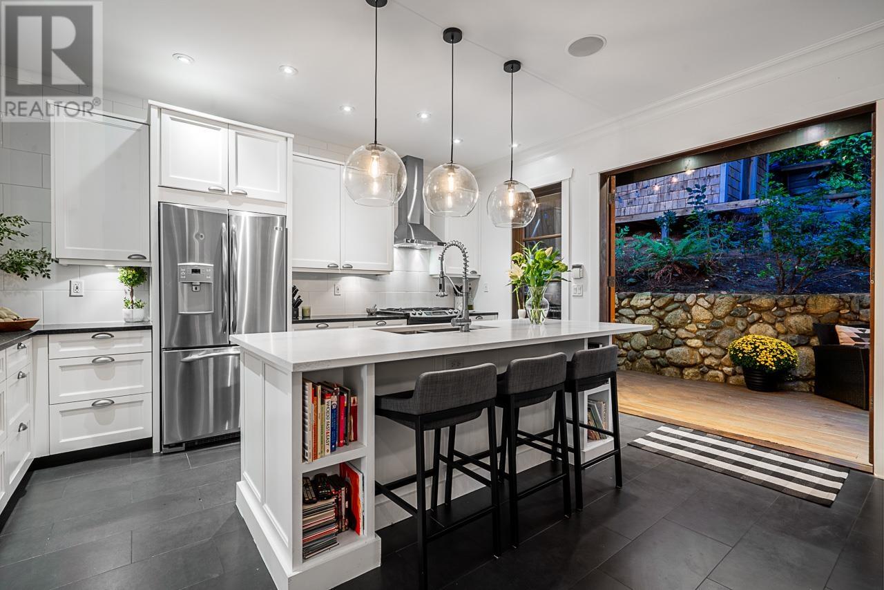 3394 MAHON AVENUE, North Vancouver real estate listing R2997977