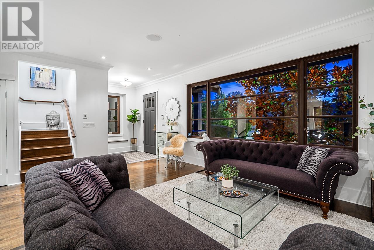3394 MAHON AVENUE, North Vancouver real estate listing R2997977