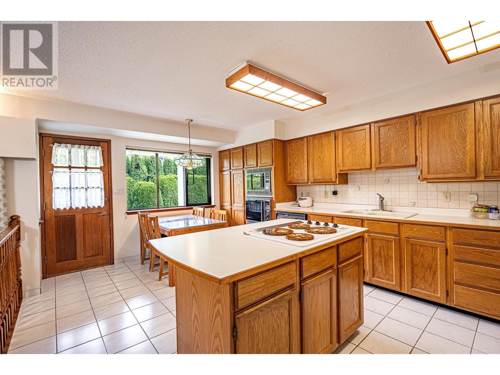 Photo 11 of 2117 Knightswood Place, Burnaby BC