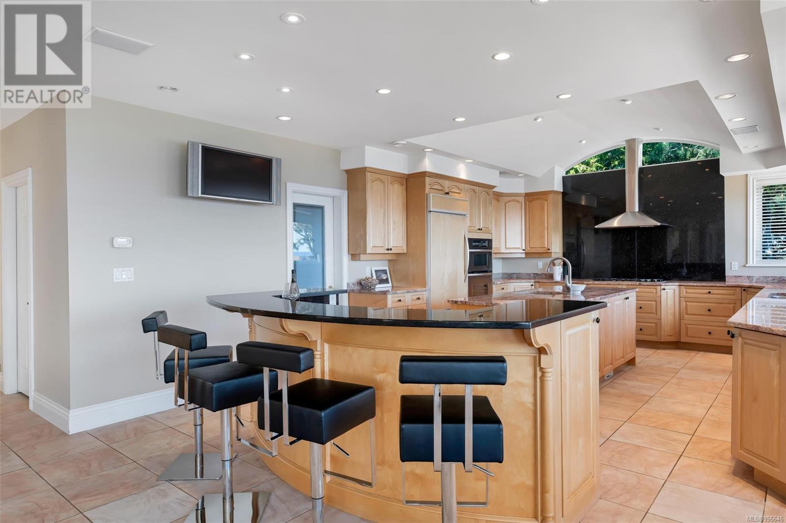 4461 Shore Way, Saanich