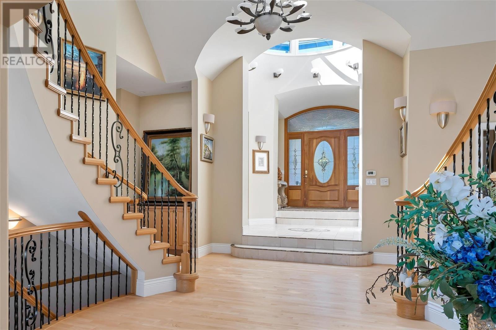  4461 Shore Way, Saanich