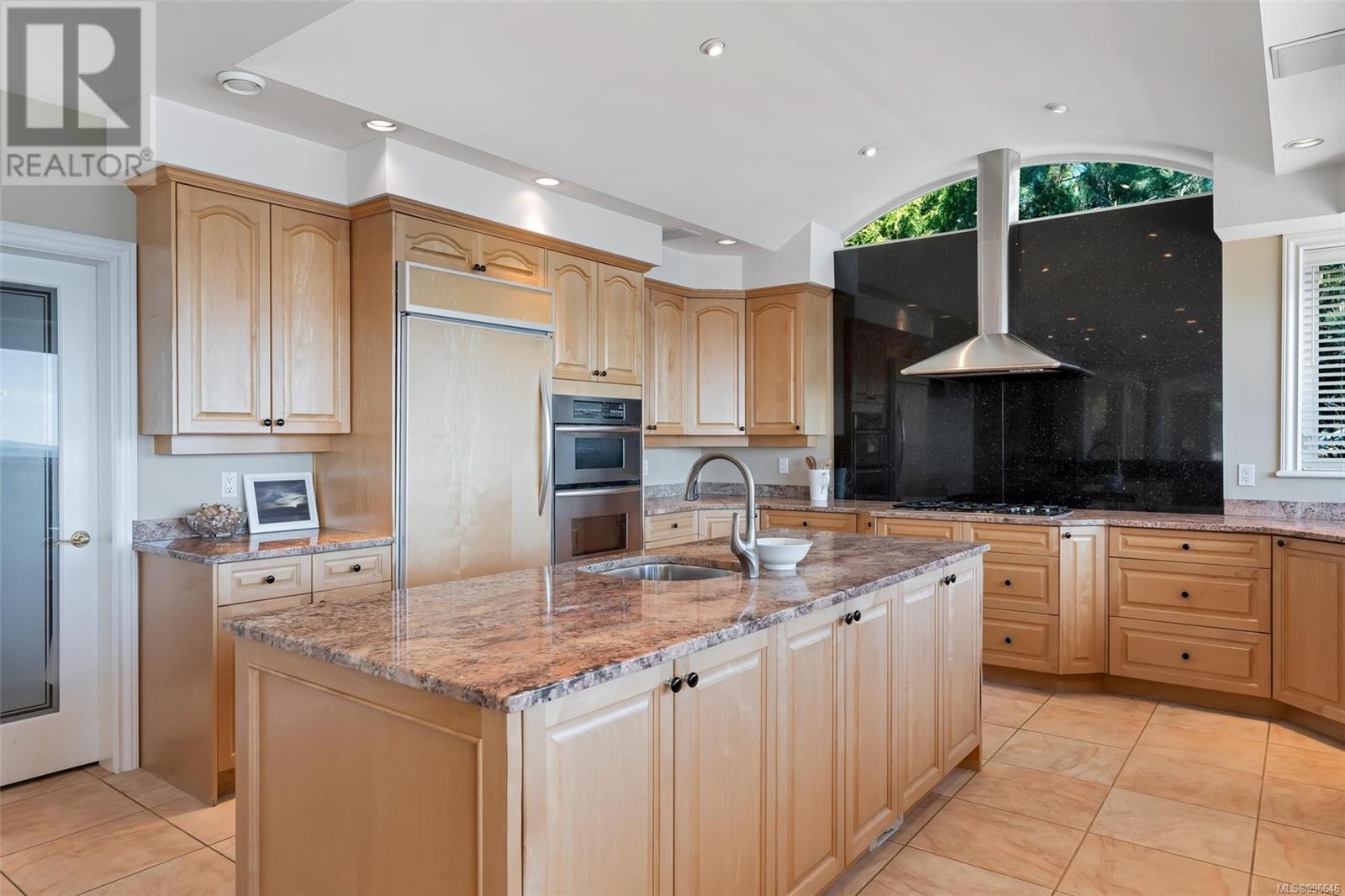  4461 Shore Way, Saanich