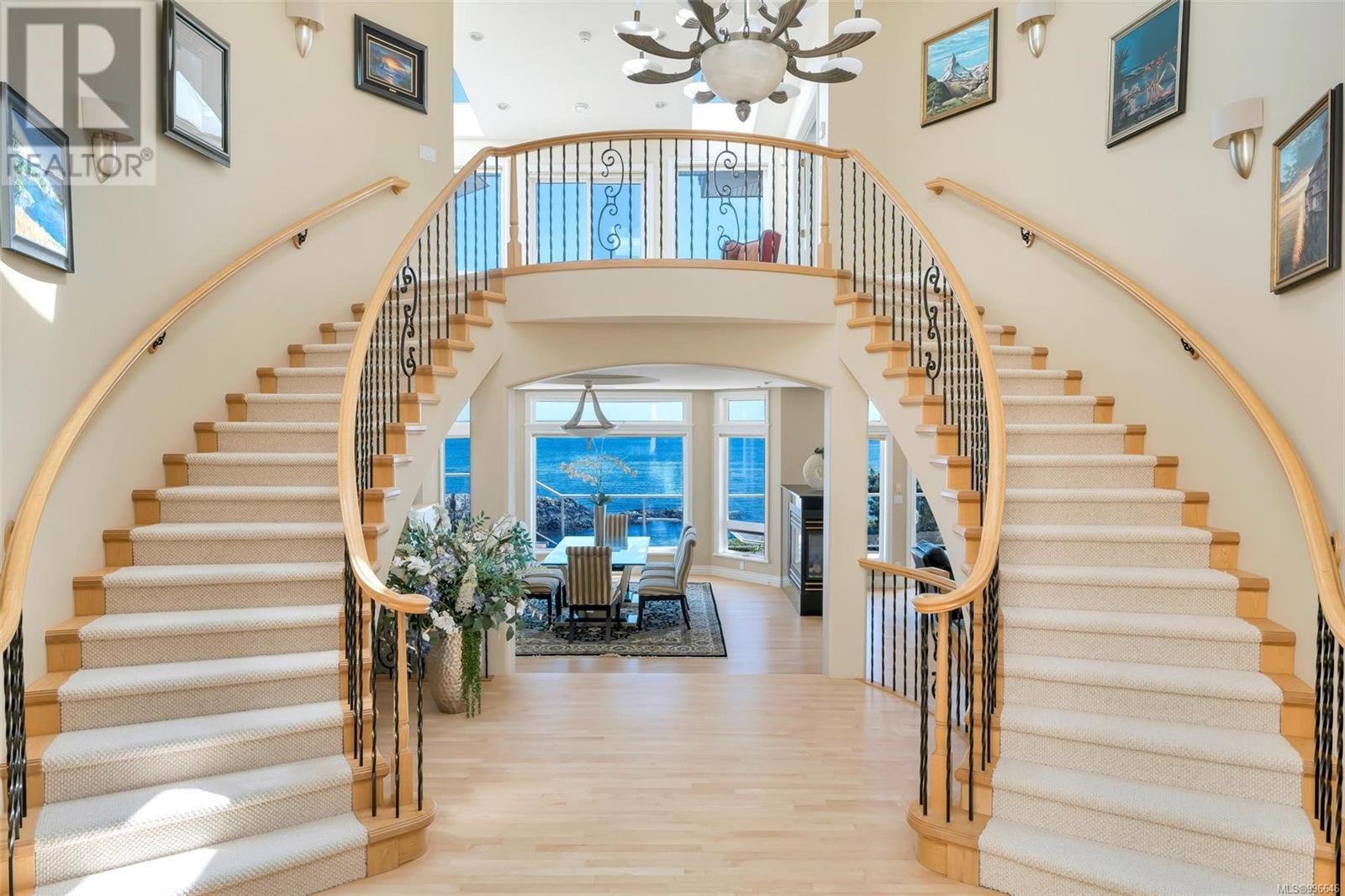  4461 Shore Way, Saanich