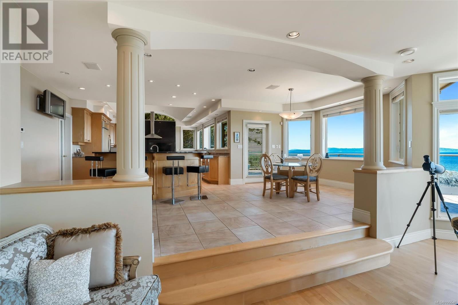  4461 Shore Way, Saanich