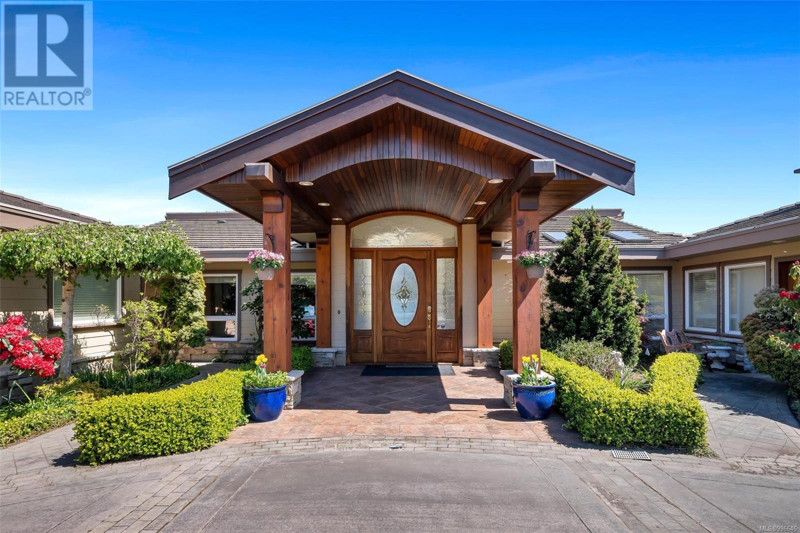  4461 Shore Way, Saanich